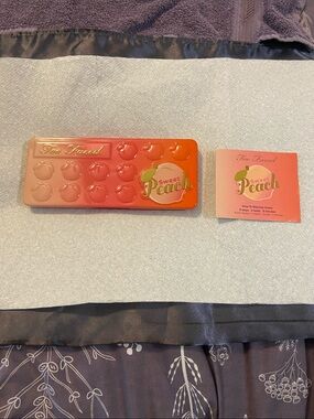 Too Faced Sweet Peach Eyeshadow Palette - Peach, Coral, Pink, Gold